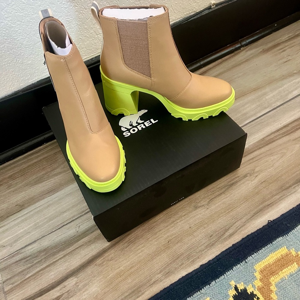 Sorel Brez Chelsea Heeled Boots - Waterproof, leather - Picture 2 of 4